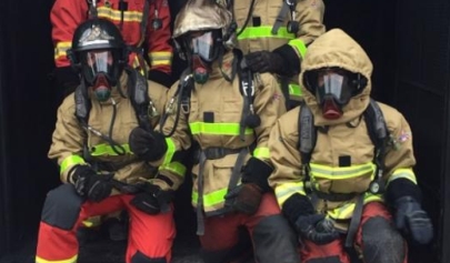 新型智能消防防护服：一种可感知温度的智能消防服
